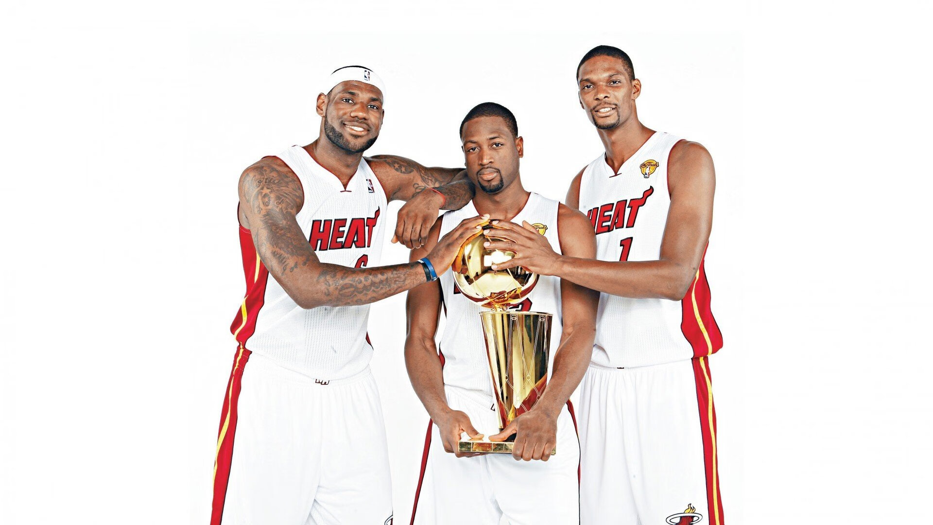 熊猫体育app-保罗持续制造杀伤，灰熊压哨绝杀广东队，一场定义赛季的逆转之战