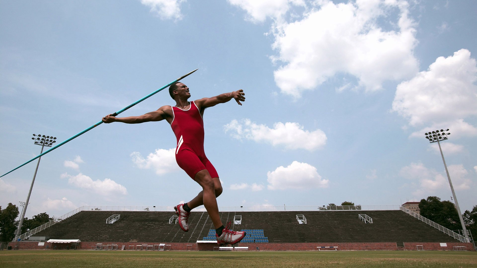 熊猫直播APP-横扫与满分，北京队如何让马刺沉默，乔治如何征服全场