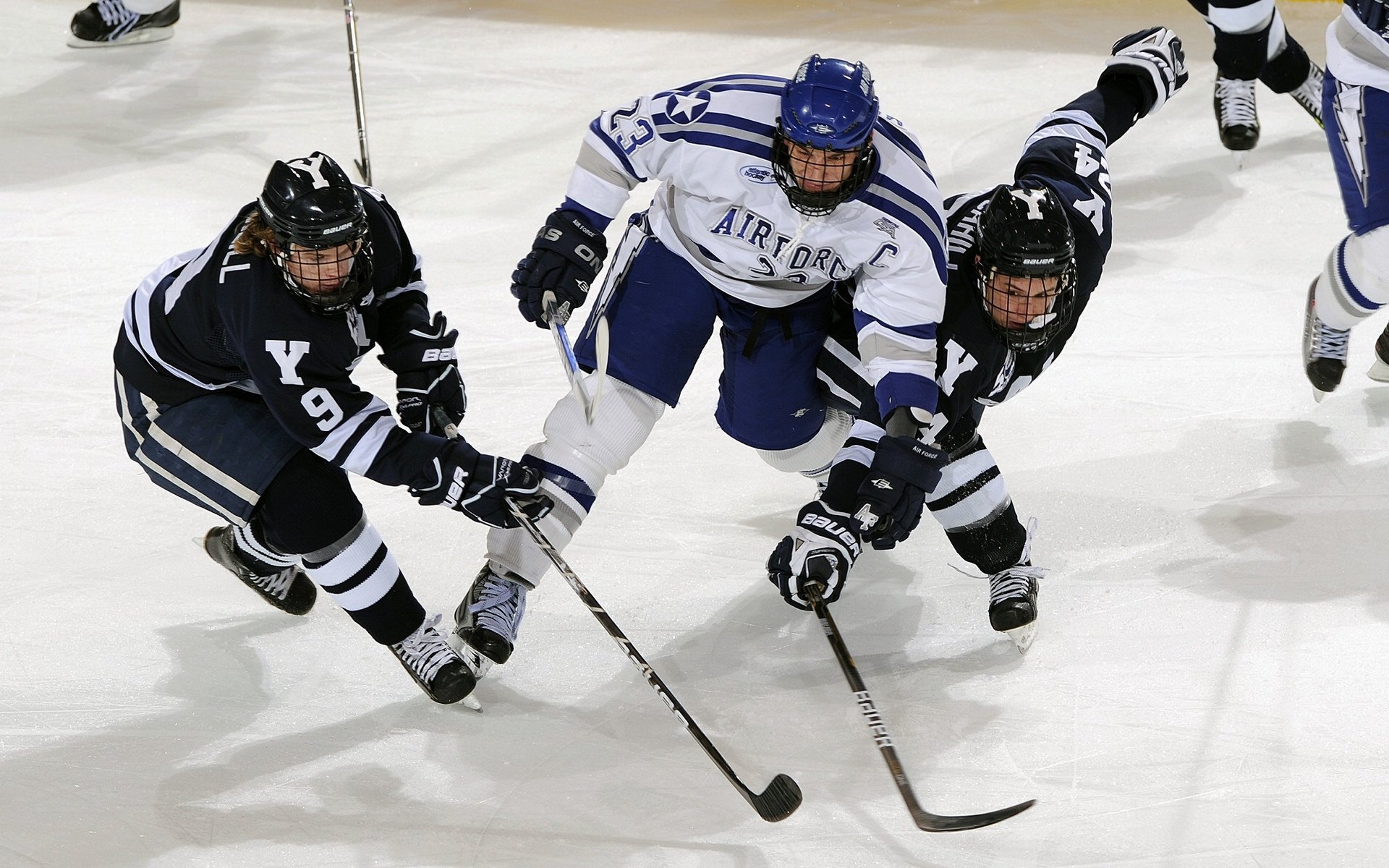 当蓝黑军团遇见瑞士铁壁,蒂亚戈如何以一己之力定义攻防艺术
